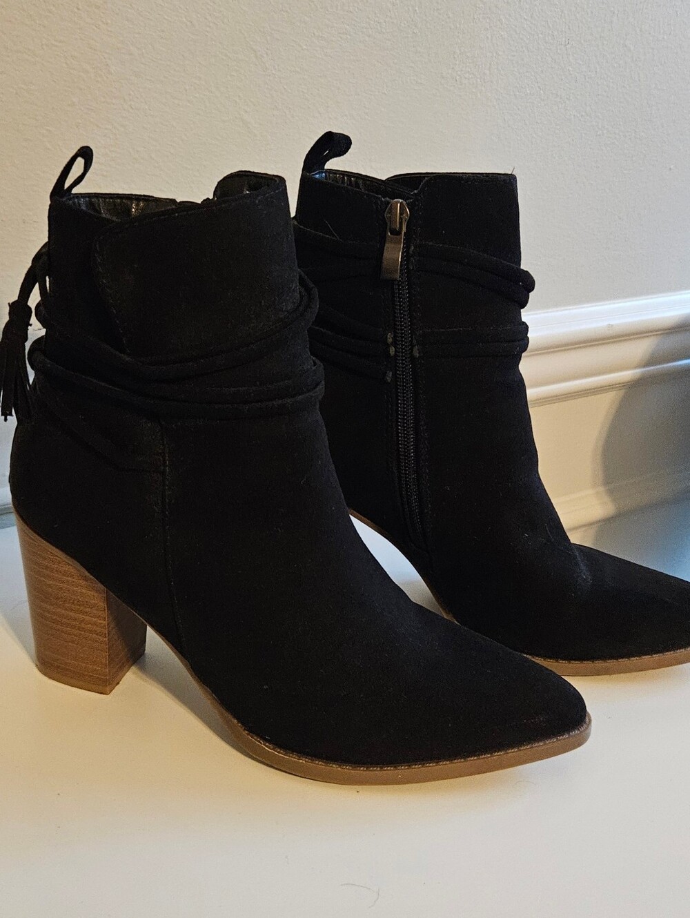 Maurice Women's Black Suede Zip Up Ankle Boots with Block Heel And TASSLES Sz 7